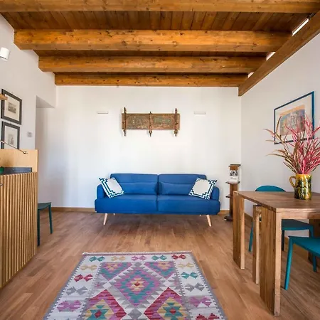 Apartment Cassaro Con Terrazza By Wonderful Italy